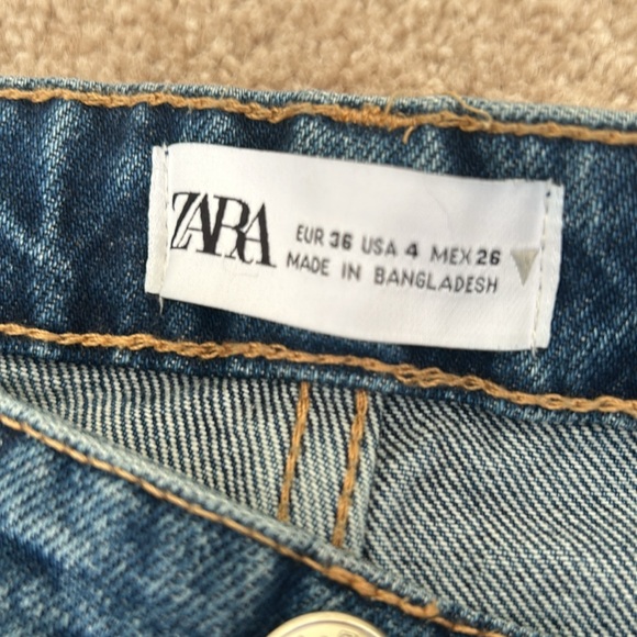 Zara Mid-Rise Straight leg Jeans - Picture 4 of 7